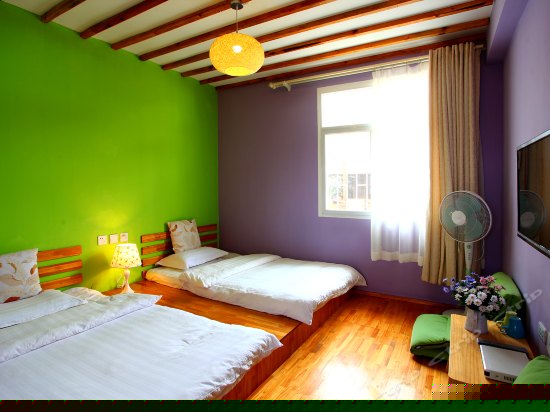 榻榻米阳光标准间