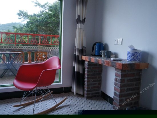 山景阳台大床房