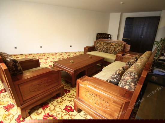 豪华套房（带棋牌室）