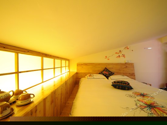 榻榻米空调大床房