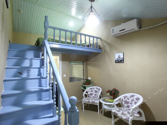 复式阁楼榻榻米大床房