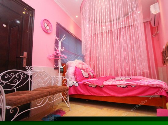 Hellokitty情侣主题房