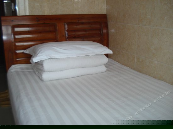 豪华电脑大床间