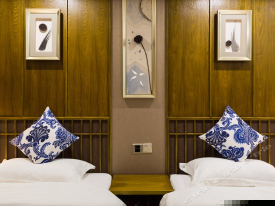 临江精品双床房