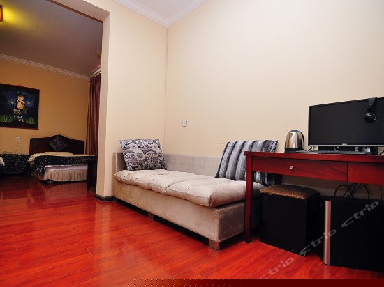 豪华民族双床房