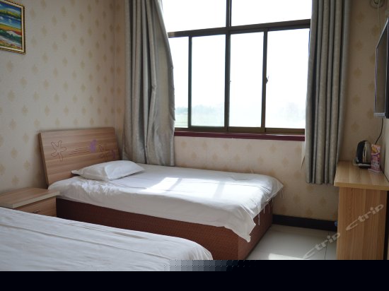 顺友快捷酒店标准间