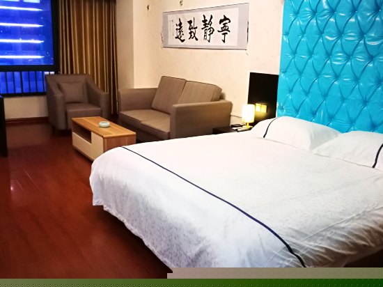 高级豪华大床房