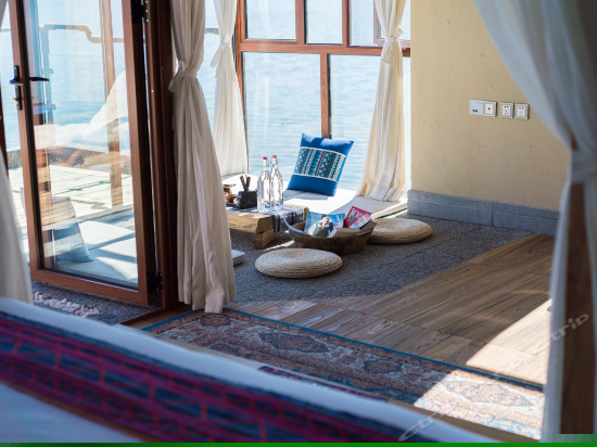 花语全海景阳光蜜月套房