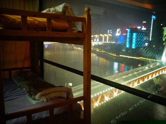 女生独卫无敌景观床位房