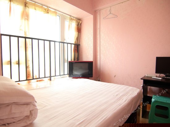 情侣大床豪华间