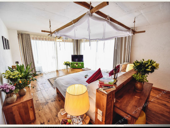 S 206—270度私属露台海景套房