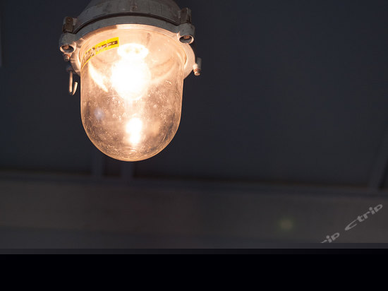 摩登工业六人房