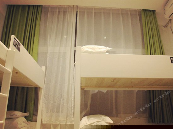 女生四人间(床位房)