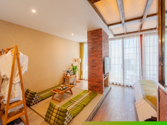 180度豪华海景大床房