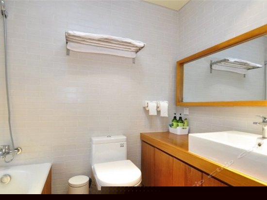 舒适江景大床房