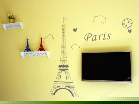 埃菲尔庭院大床房