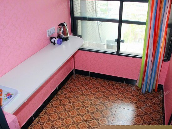 典雅阳台独卫大床房