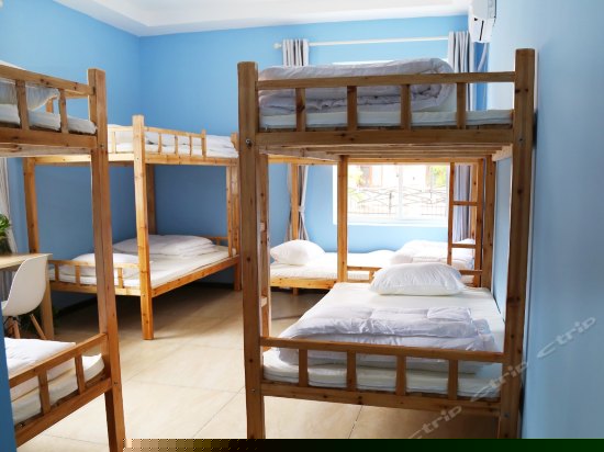 八人间（床位房）