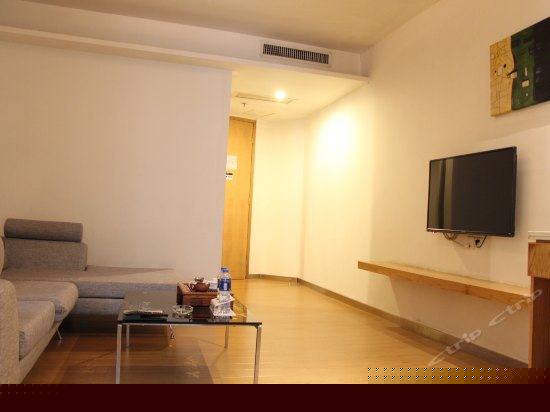 行政套房（无窗）