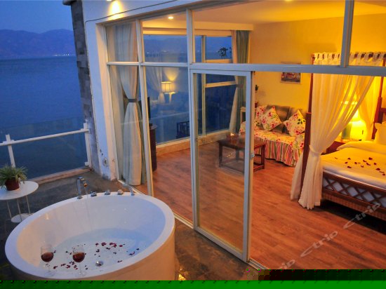 独立露台海景大床房