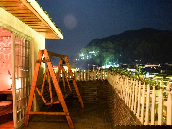 甜蜜江景大床房