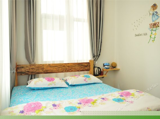 花开半夏大床房