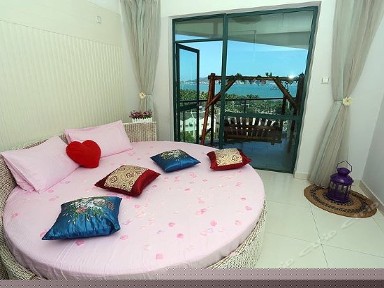 电脑高级海景圆床房