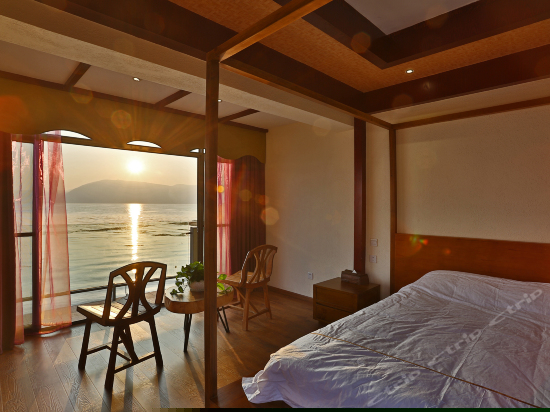 双面海景大床房