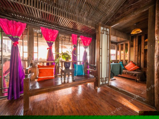 阳光观景大床房