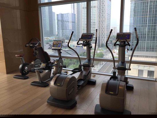 健身娱乐设施