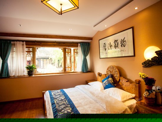 二楼豪华墨韵家庭房