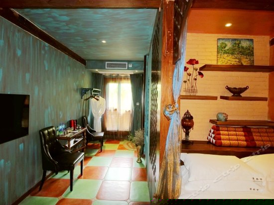 香艳泰豪华大床房