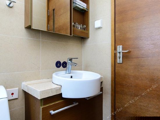 豪华三卧双卫海景套房