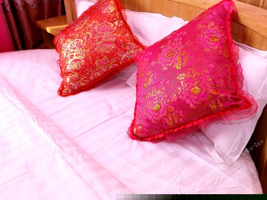 302粉色邂逅圆床房