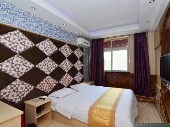 简约主题大床房