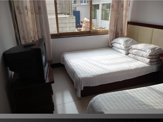 家庭三人间（床位房）