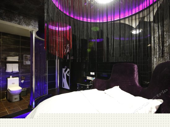 豪华特色圆床房