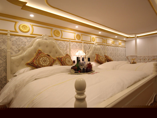 豪华宫廷复式LOFT家庭房