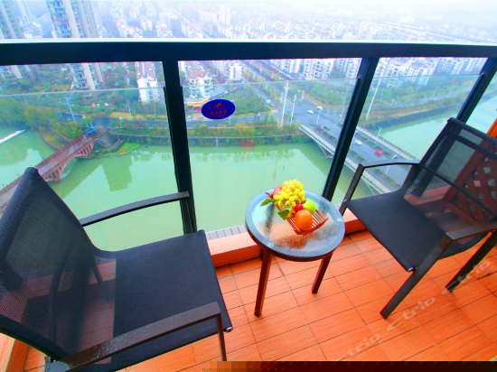 行政江景家庭房