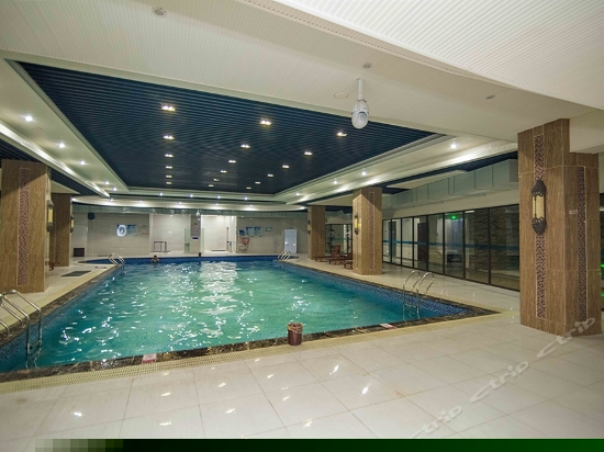 室内游泳池