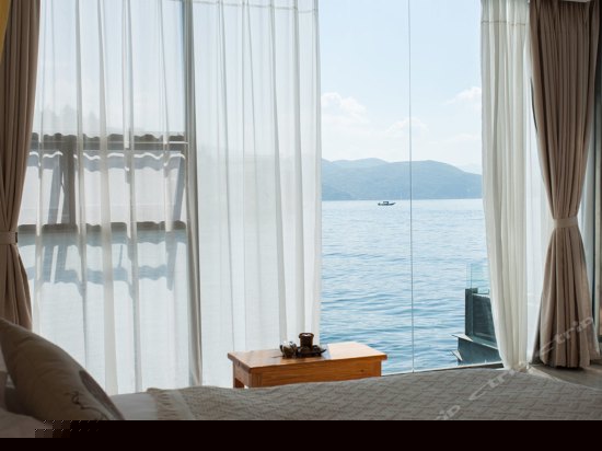 全海景落地窗大床房风花