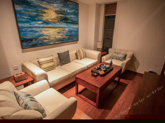 典雅商务山景套房