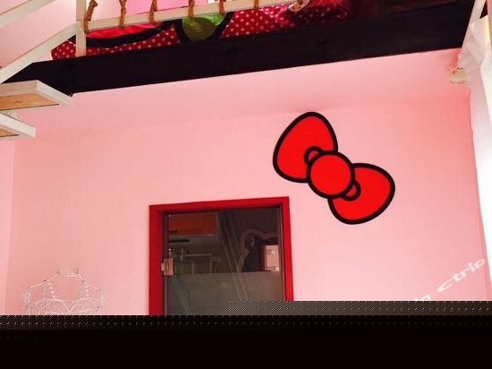 复式hello kitty 主题房