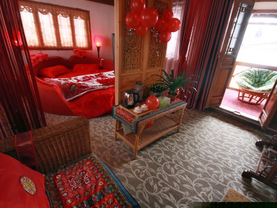 云缇曦畔--纳西蜜月套房205