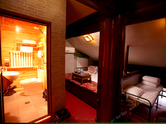 豪华阁楼斜坡顶大炕