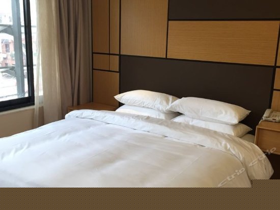 零压高级大床房