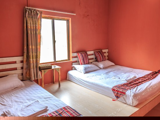 临海联排砖房亲子三人间