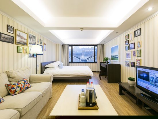 景观豪华大床房