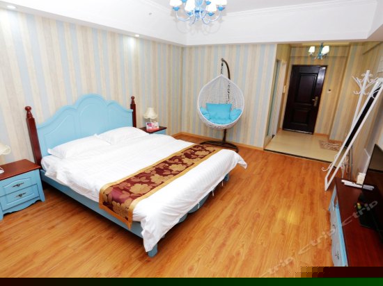 至尊简欧大床房