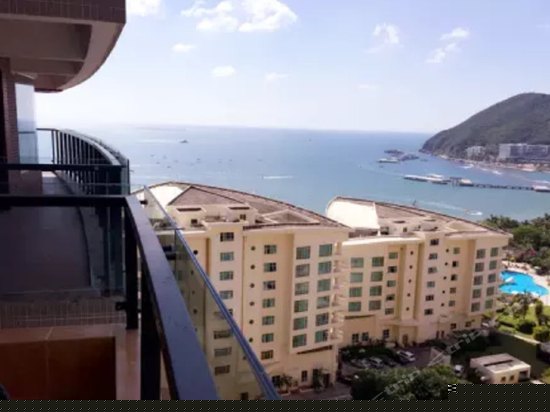 蓝色港湾阳台海景两房一厅